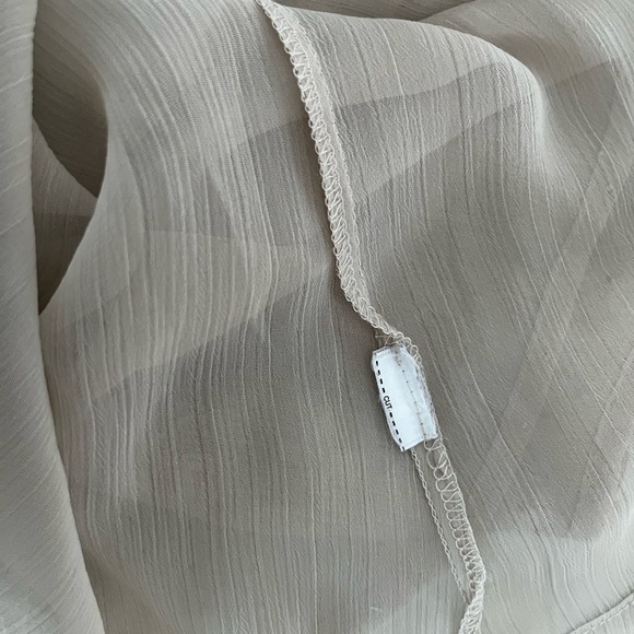 Vintage XXI/ Spaghetti strap blouse/ Camisole/ Gold detail/ Layered/ Size US M - Picture 7 of 10